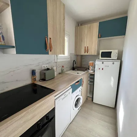 Rénové 1 + Cabine, Parking Privé, à 400m De La - Fr-1-81-601 Apartamento
