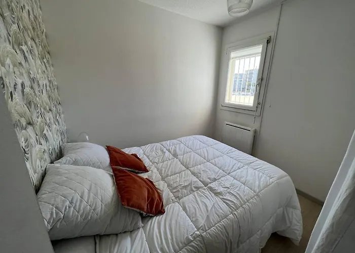 Rénové 1 + Cabine, Parking Privé, à 400m De La - Fr-1-81-601 Leucate