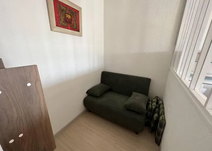 Rénové 1 + Cabine, Parking Privé, à 400m De La - Fr-1-81-601 *